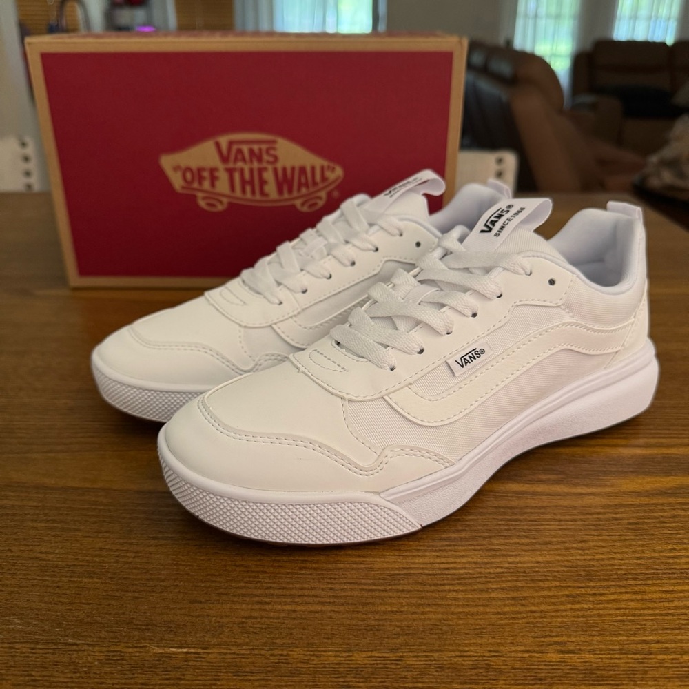 Vans Womens Range EXP Classic White Sneakers
